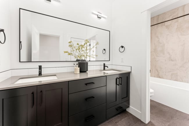 Building Photo - Modern Living in the Heart of Southeast Boise