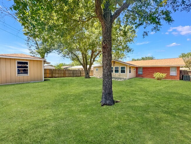 Building Photo - Welcome to Your New Rental in West San Antonio
