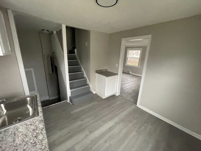 Building Photo - 1322 Brownell Ave