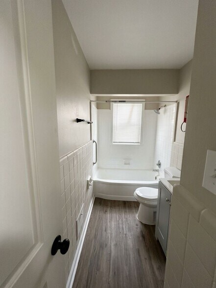 Building Photo - 6348 Lodewyck St
