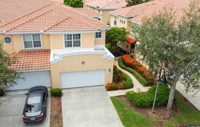 Building Photo - 277 Valencia Cir
