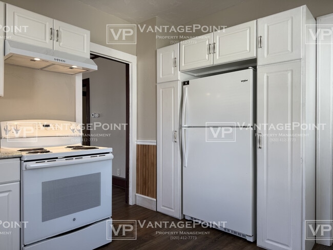 Building Photo - 1012 W Spring St