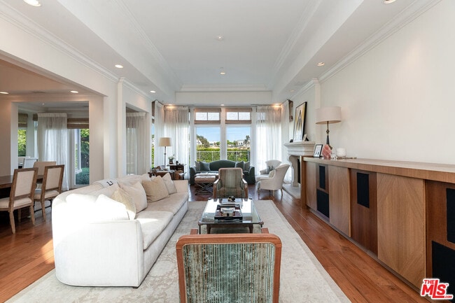 Building Photo - 9329 Nightingale Dr