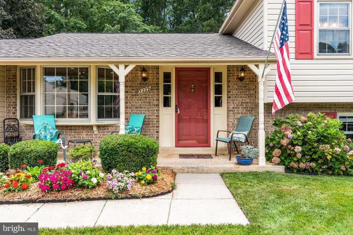 Building Photo - 3229 Manitoba Dr