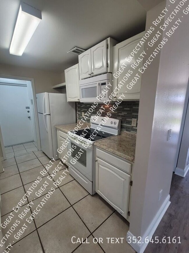 Building Photo - 14721 SW 35th Terrace Rd