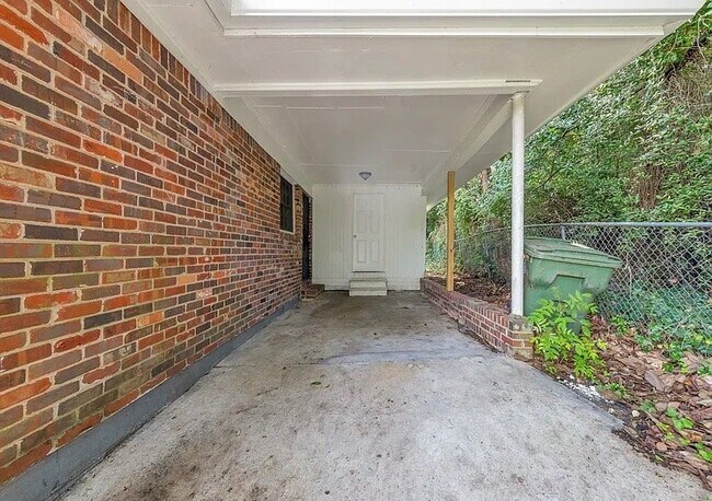 Building Photo - 118 Victor Cir NW