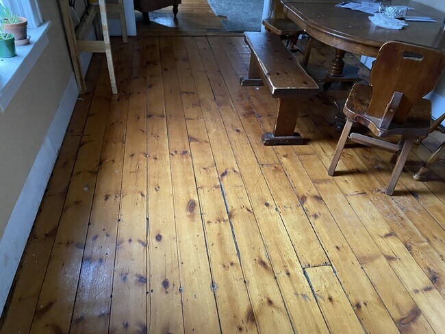 Building Photo - 11 W 14th St