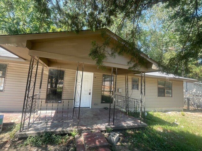 Primary Photo - 917 Mays Rd