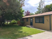 Building Photo - Hillview Duplex