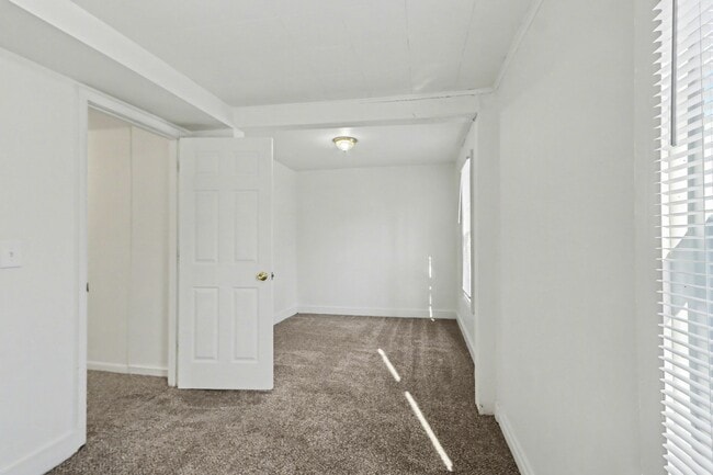 Building Photo - 2215 Mt Olivet Rd