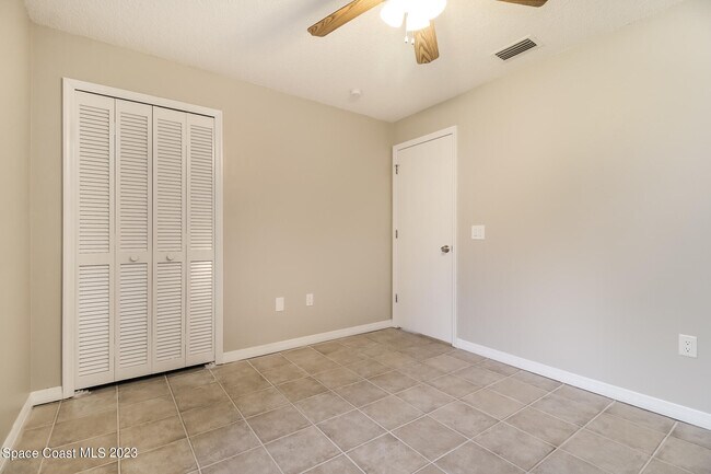 Building Photo - 5221 Carrick Rd