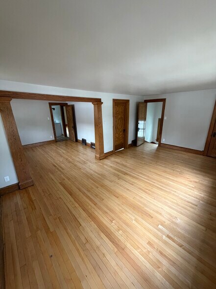 Building Photo - 2225 S 82nd St