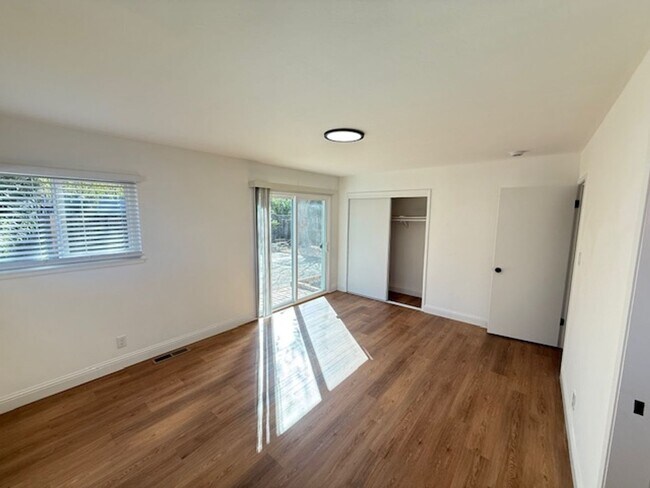 Building Photo - Fully Renovated 3-Bedroom Single Family Home in Rodeo