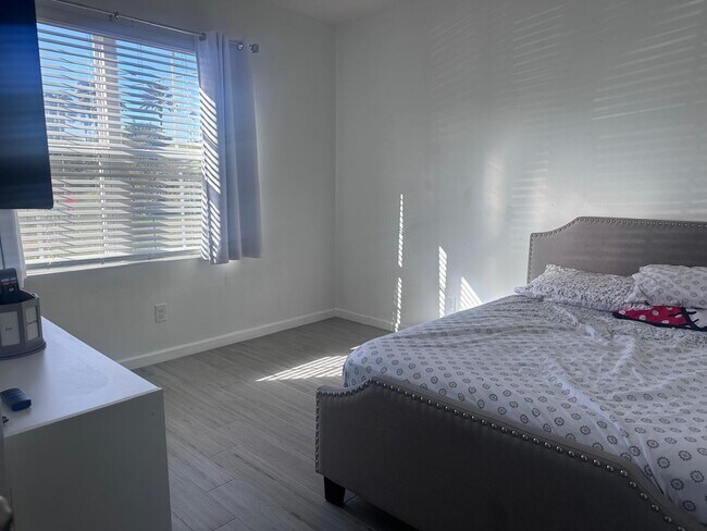 Building Photo - 4609 SW Babylon St