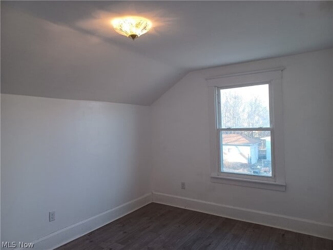 Building Photo - 116 N Portland Ave