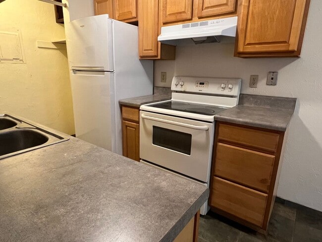 Building Photo - DANIT2626