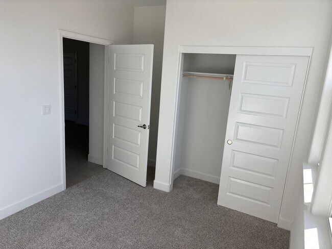 Building Photo - **Move In special $1k off first month's rent** Exciting Opportunity: Discover Your Brand New Drea...