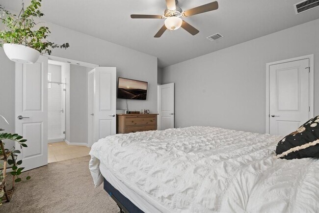 Building Photo - 5317 Baythorne Dr