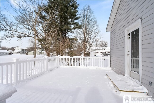 Building Photo - 101 Valley St