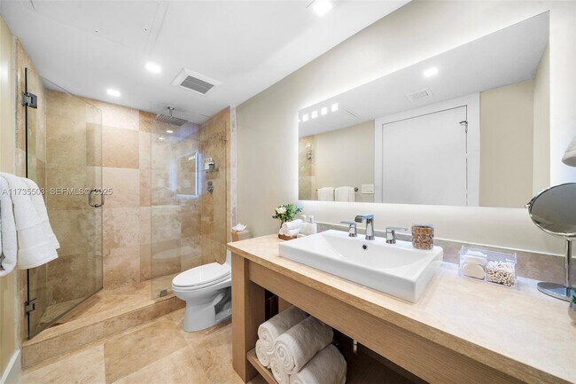 Building Photo - 2301 Collins Ave