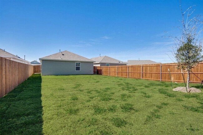 Building Photo - 7516 Larson Ln