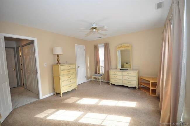 Building Photo - 37 Newberry Ln