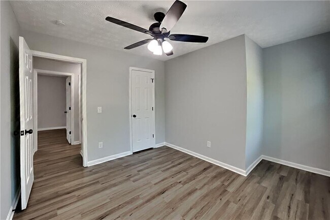Building Photo - 524 Meadowfield Ct