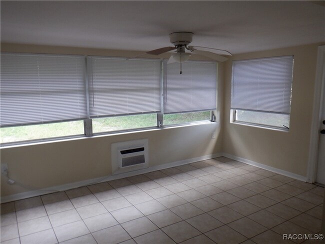 Building Photo - 2 Esskay St