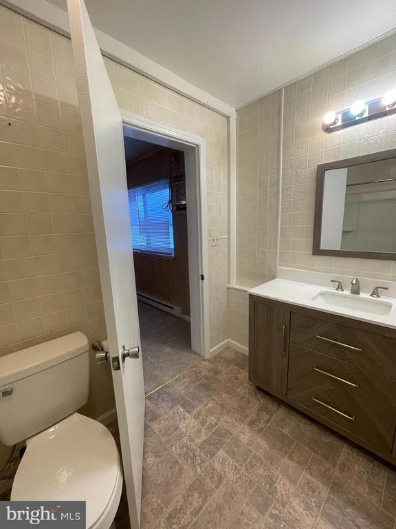 Building Photo - 51 Arrowhead Dr