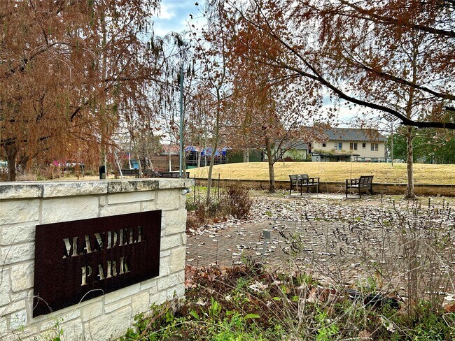 Building Photo - 1655 Castle Ct