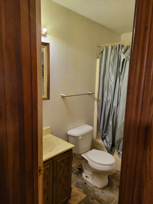 Building Photo - 221 Redbird Ln