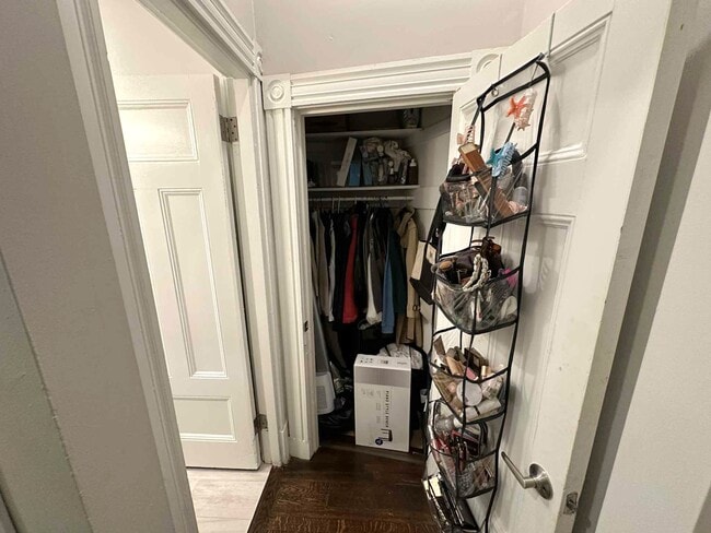 Building Photo - 112 Pinckney St