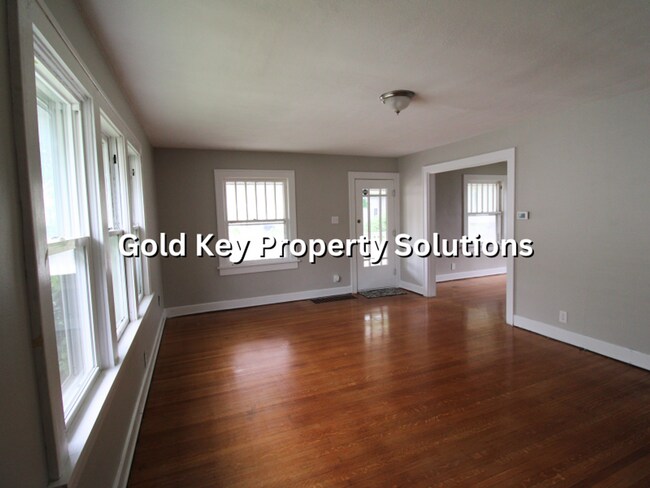 Building Photo - Attractive 2 BR 1 BA House with 2-Car Garage and Covered Porch (NO SECTION 8)