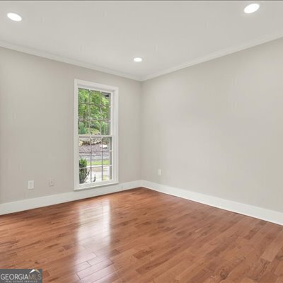 Building Photo - 3270 Brookview Dr