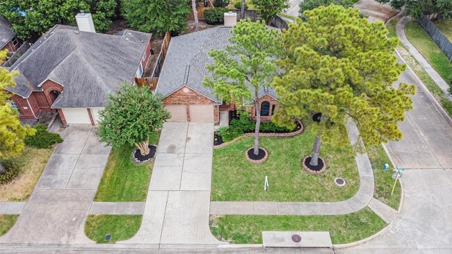 Building Photo - 15002 Chestnut Falls Dr