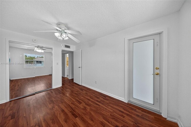Building Photo - 301 Bonaventure Blvd