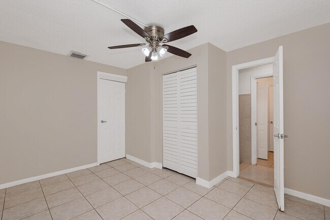 Building Photo - 2831 NW 51st Terrace