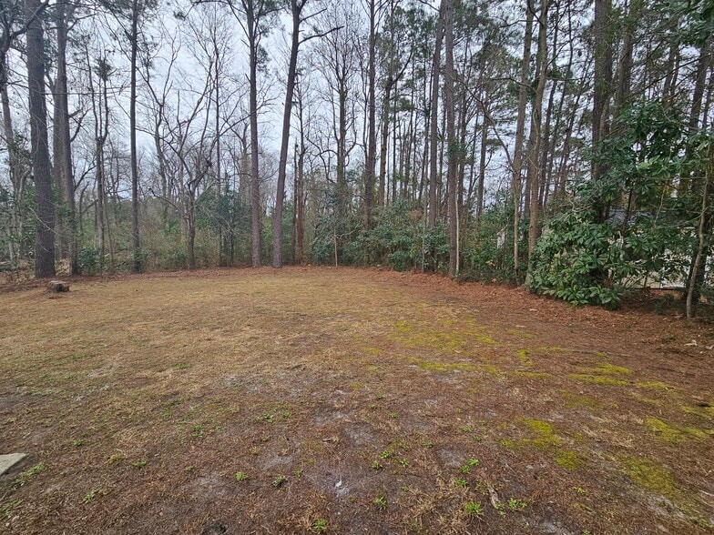 Building Photo - 1310 Avon Ct