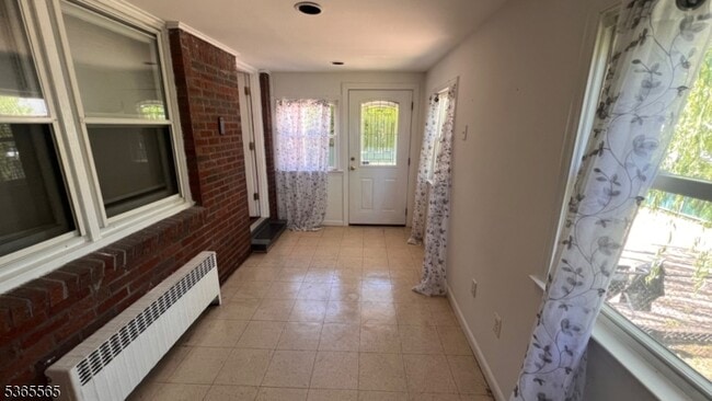 Building Photo - 116 Greenlawn Ave