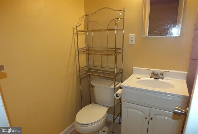 Building Photo - 7600 Savannah St