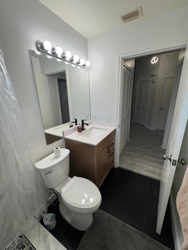 Building Photo - 1371 Thornbank Ln