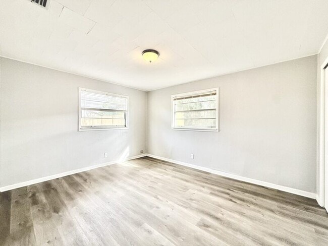 Building Photo - 4327 14th Ave S