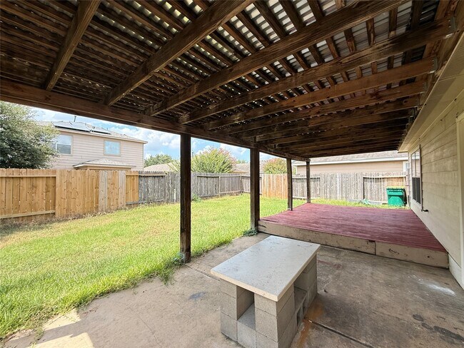 Building Photo - 17927 Branch Creek Dr