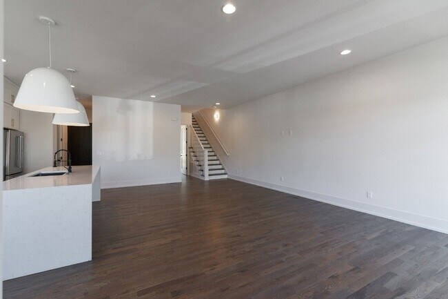 Building Photo - 1009 Garfield St