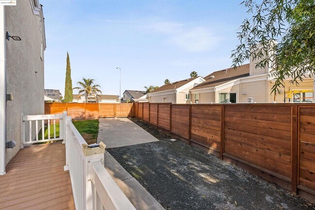 Building Photo - 4730 Spinnaker Way