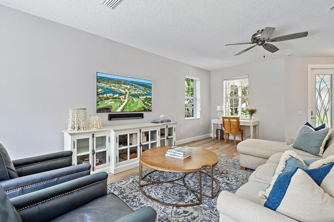 Building Photo - 138 Poinciana Dr