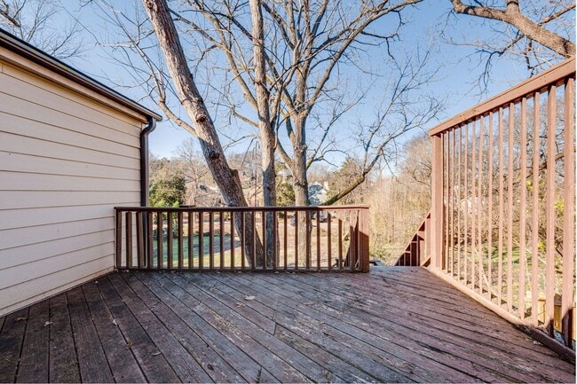 Building Photo - Spacious Green Hills Retreat | 3–4BR, 3BA | Deck, Hot Tub, & Prime Location