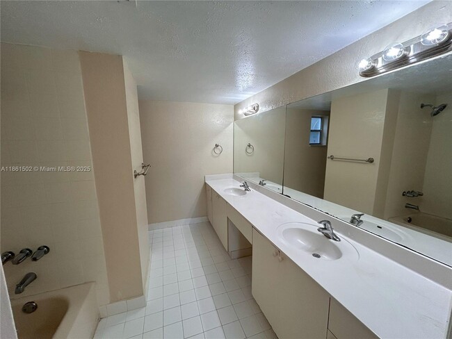 Building Photo - 4255 N University Dr