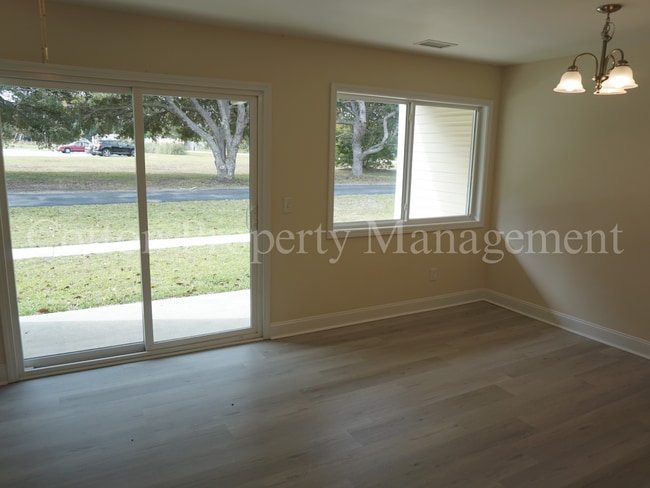Building Photo - 2BR/1BA Beautiful Condo in Hampstead off S...