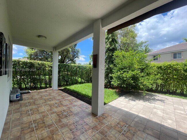 Building Photo - 1137 Croton Ct